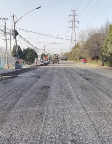 路面坑槽修补车在路面修补和养护中的应用 