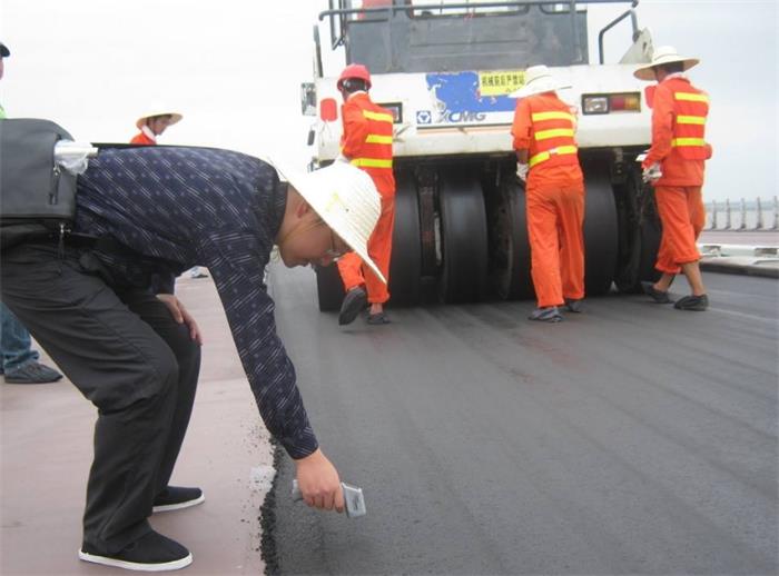 沥青路面翻修